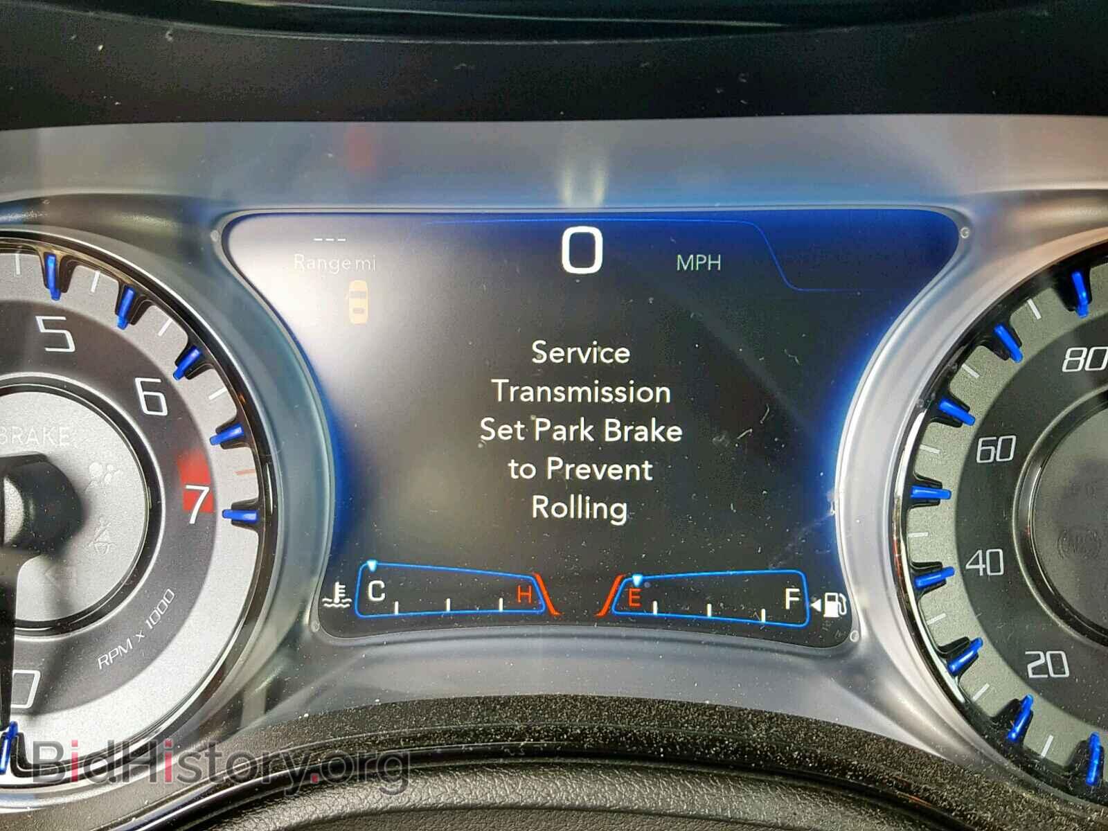 2018 CHRYSLER 300 - VIN: 2C3CCABG1JH283613 - Фото 8