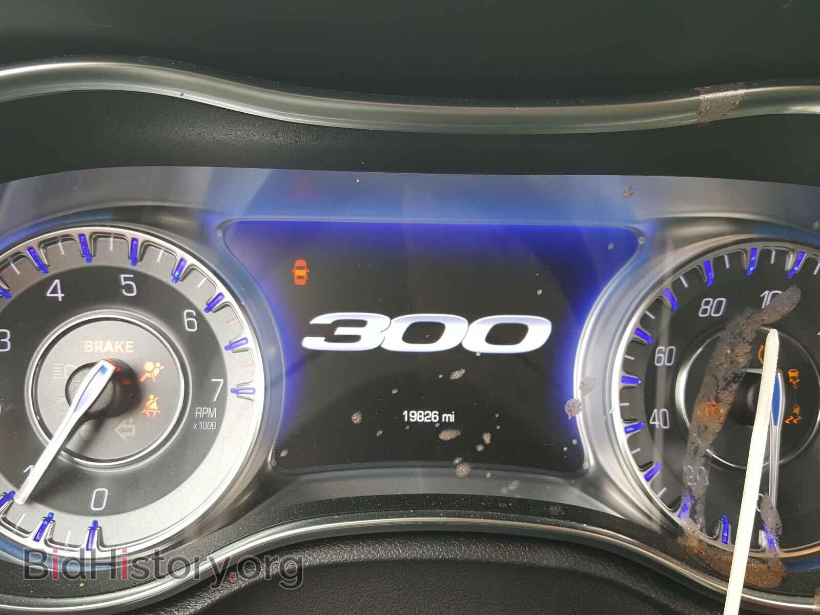 2019 CHRYSLER 300 - VIN: 2C3CCAAG9KH683065 - Фото 8