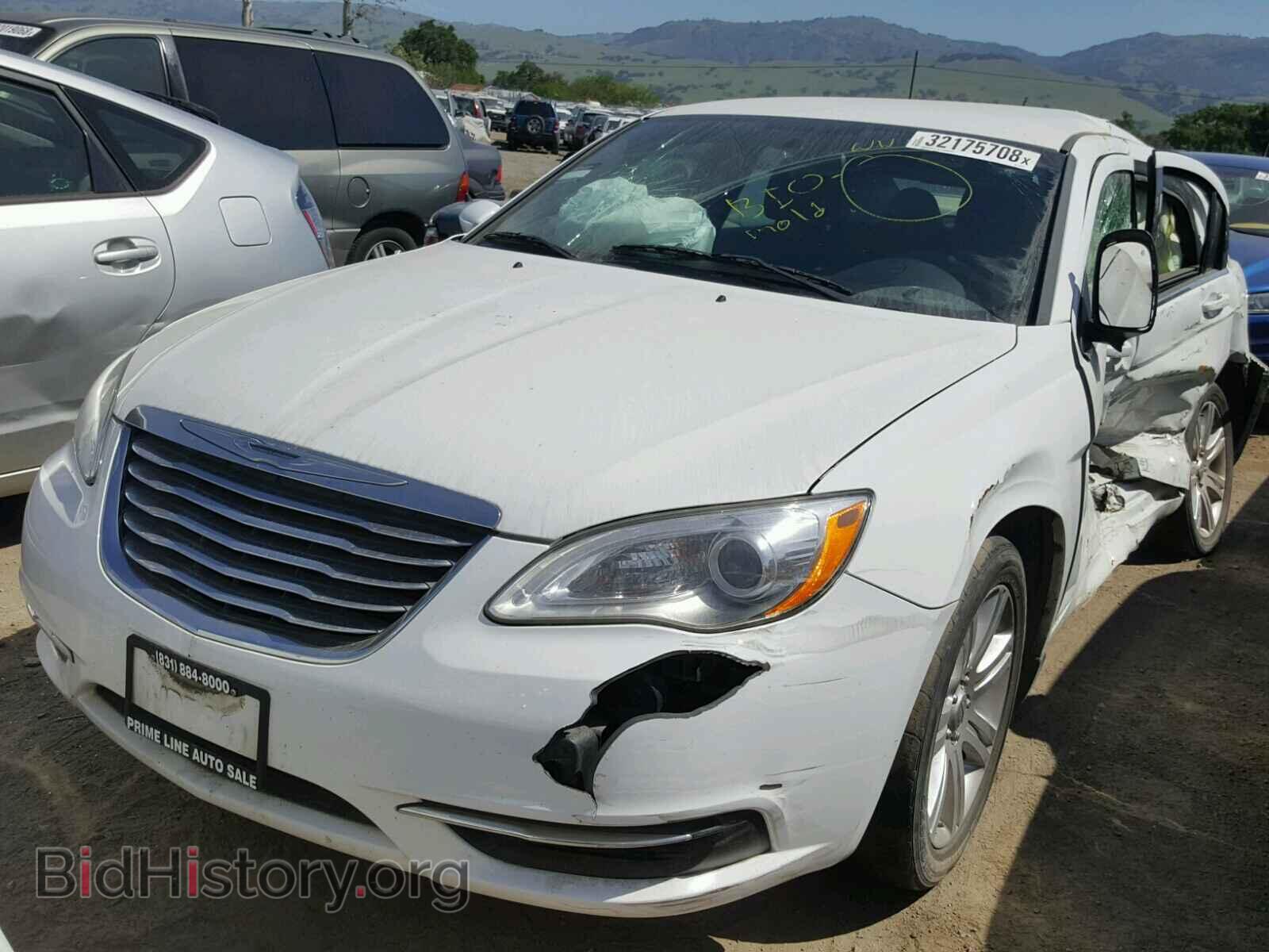 2013 CHRYSLER 200 - VIN: 1C3CCBAB4DN669238 - Photo 2