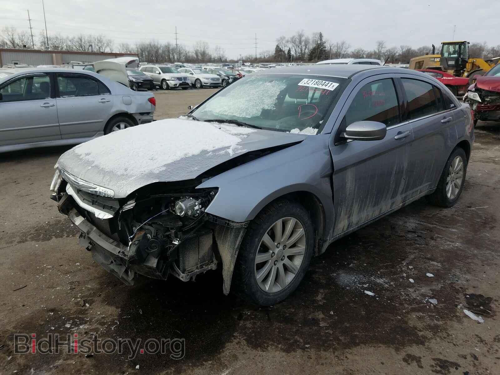 2013 CHRYSLER 200 - VIN: 1C3CCBBG6DN556207 - Фото 2