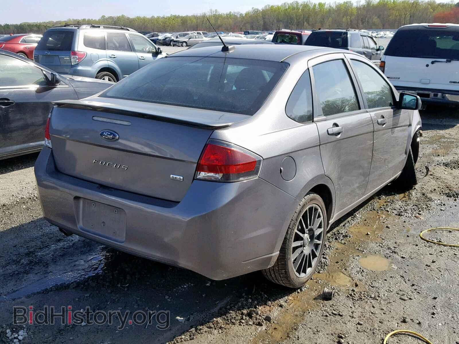 2011 FORD FOCUS - VIN: 1FAHP3GN1BW151565 - Photo 4