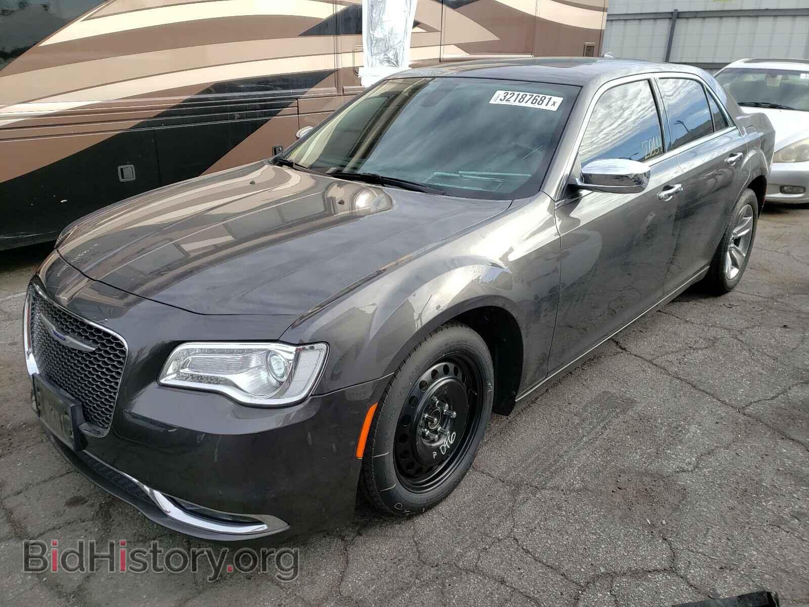 2019 CHRYSLER 300 - VIN: 2C3CCAEG1KH609567 - Фото 2
