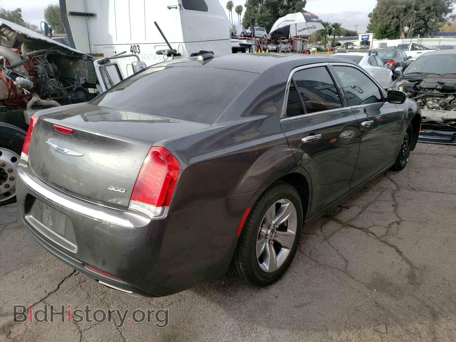 2019 CHRYSLER 300 - VIN: 2C3CCAEG1KH609567 - Фото 4