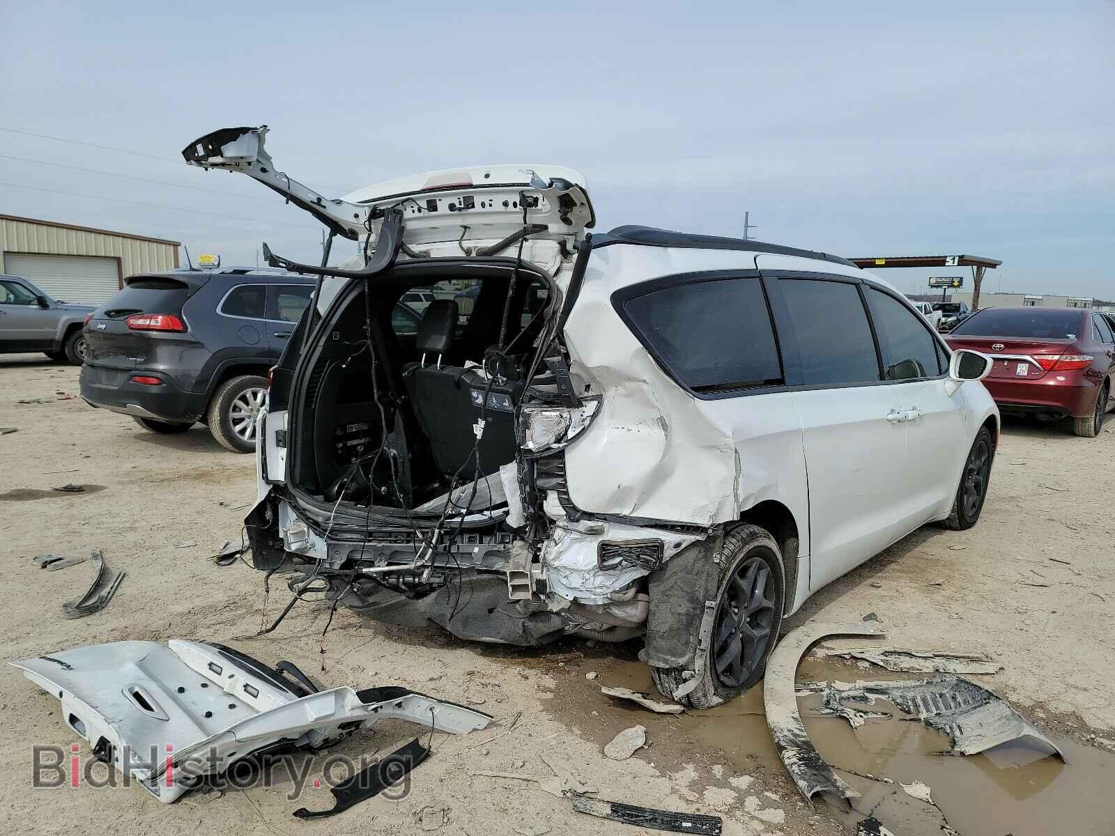 2018 CHRYSLER PACIFICA - VIN: 2C4RC1BG2JR175467 - Фото 4