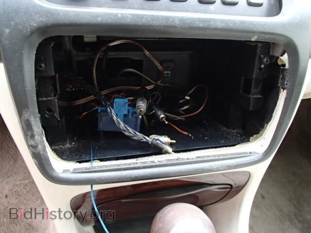 2002 CADILLAC DEVILLE - VIN: 1G6KF579X2U263202 - Photo 9