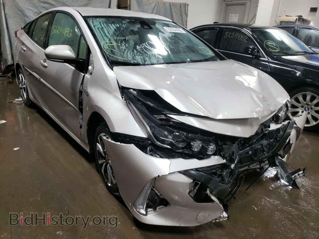 Фотография JTDKARFP7H3055408 - TOYOTA PRIUS 2017
