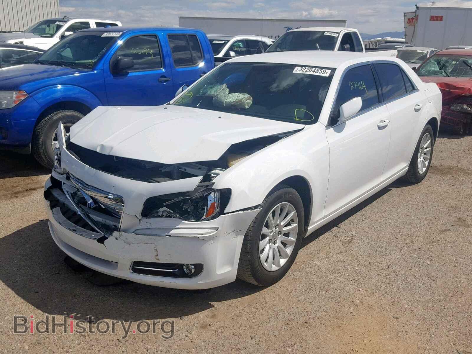 2014 CHRYSLER 300 - VIN: 2C3CCAAG2EH202996 - Фото 2
