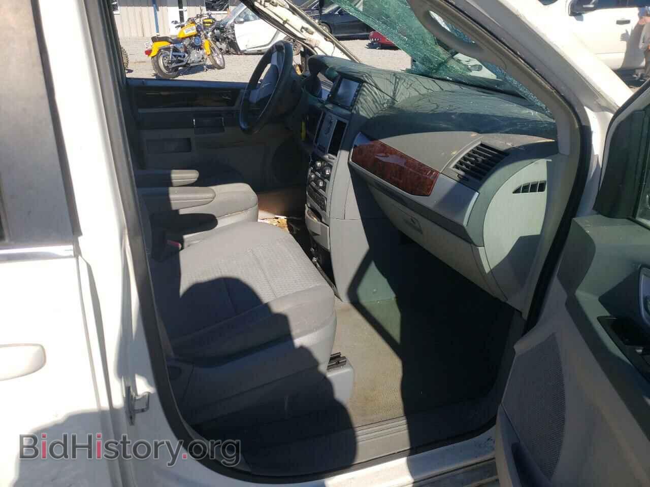2009 CHRYSLER MINIVAN - VIN: 2A8HR54149R657789 - Фото 5