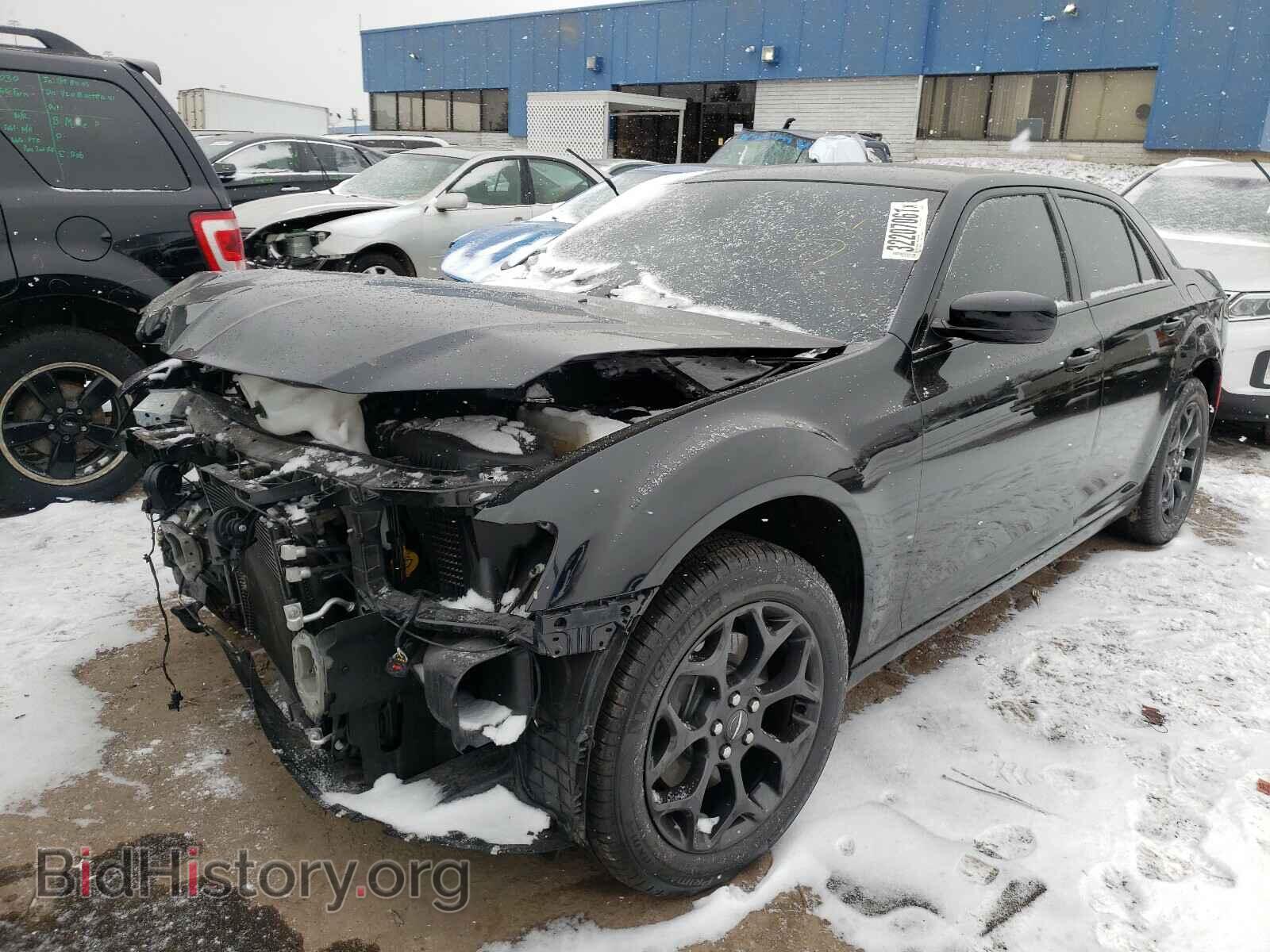 2019 CHRYSLER 300 - VIN: 2C3CCAGG3KH648626 - Фото 2