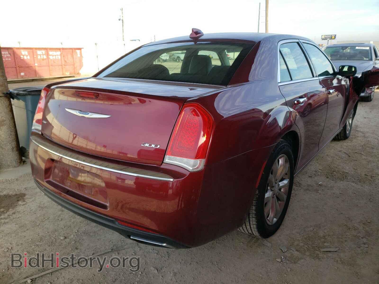 2018 CHRYSLER 300 - VIN: 2C3CCAKG8JH268297 - Фото 4