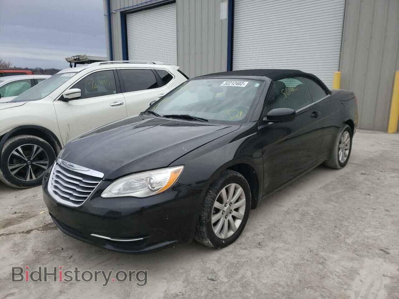 2011 CHRYSLER 200 - VIN: 1C3BC2EB9BN576847 - Фото 2