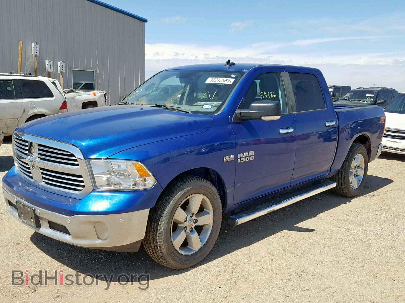 2017 RAM 1500 SLT - VIN: 3C6RR6LT7HG592372 - Фото 2