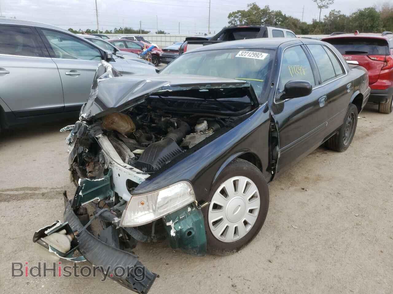 2011 FORD CROWN VIC - VIN: 2FABP7BV1BX127596 - Фото 2