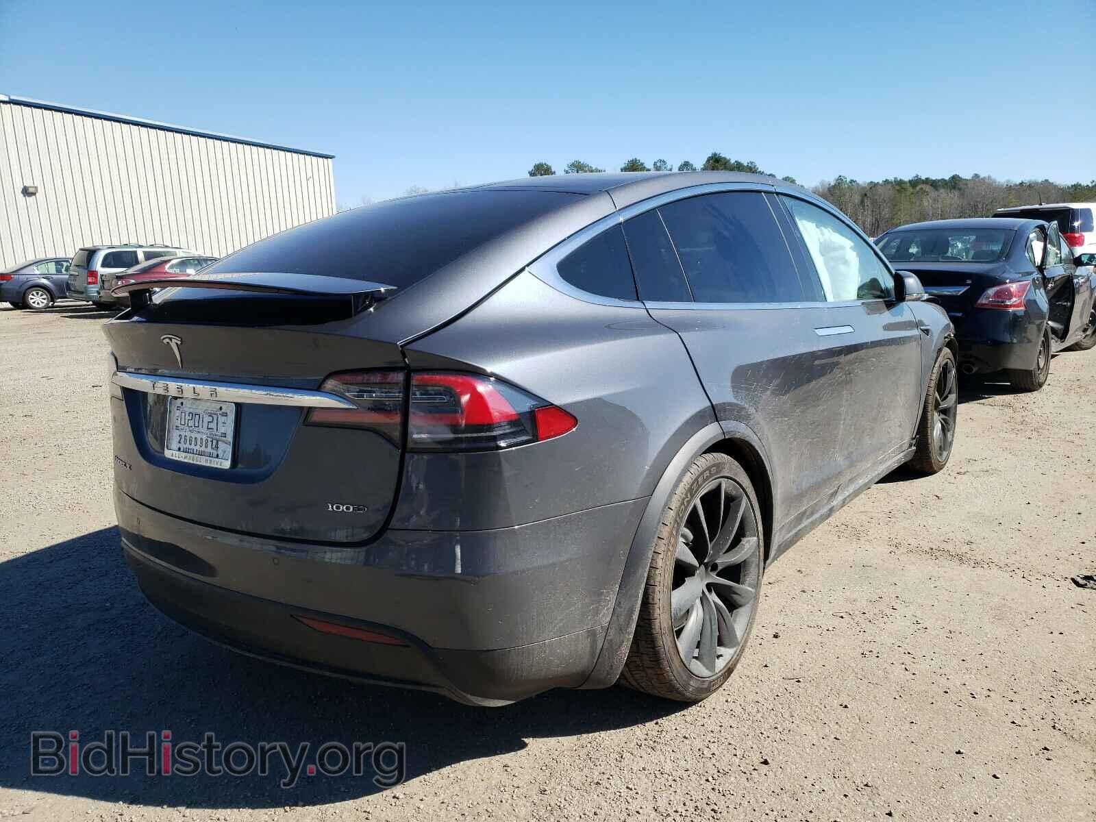 2017 TESLA MODEL X - VIN: 5YJXCAE28HF060269 - Фото 4