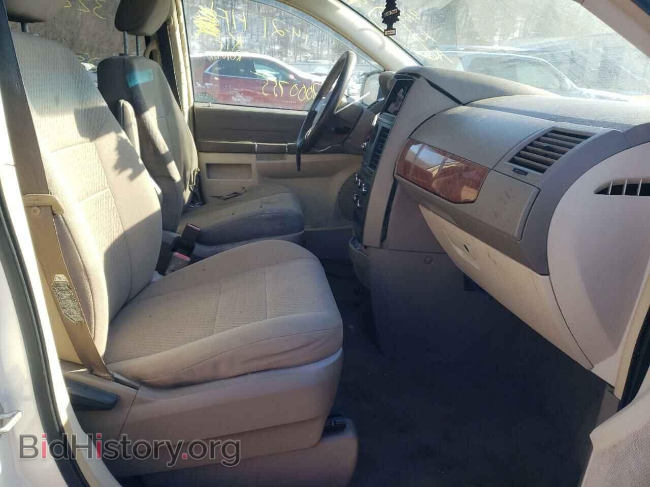 2008 CHRYSLER TOWN & C - VIN: 2A8HR44H48R841880 - Фото 5