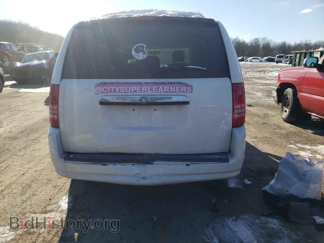 2008 CHRYSLER TOWN & C - VIN: 2A8HR44H48R841880 - Фото 9