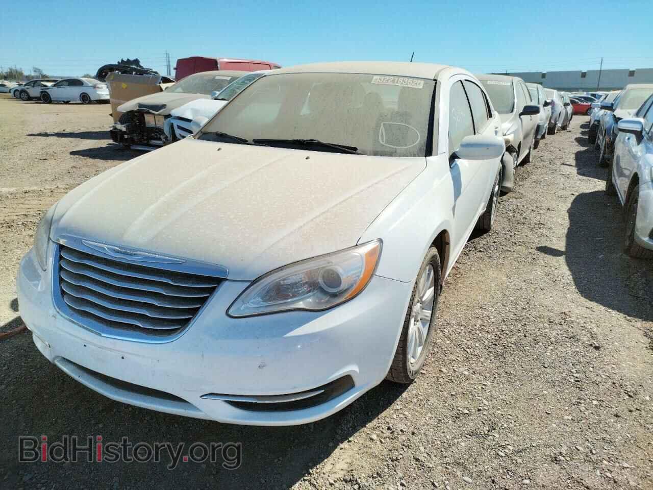 2014 CHRYSLER 200 - VIN: 1C3CCBBB1EN136909 - Фото 2