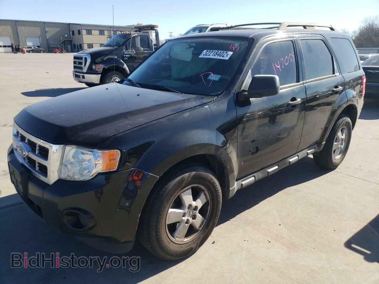 2011 FORD ESCAPE - VIN: 1FMCU0C71BKB23500 - Фото 2