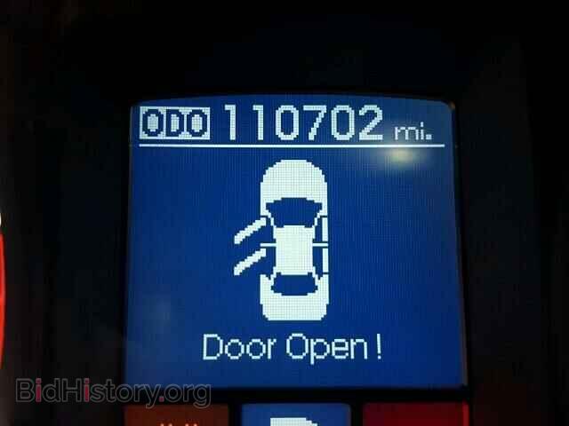 2009 HYUNDAI GENESIS - VIN: KMHGC46E39U018428 - Фото 8
