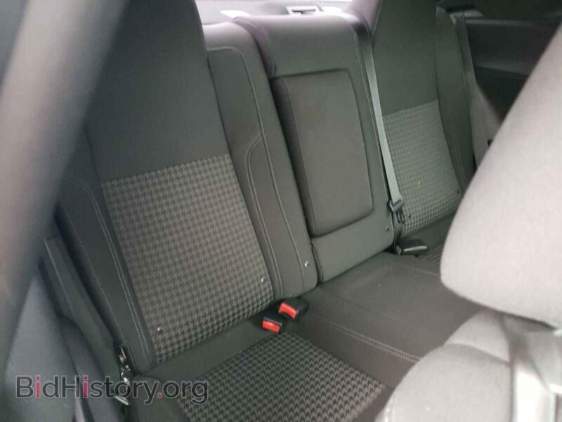 2019 Dodge CHALLENGER (VIN 2C3CDZAG5KH531747) — photo 6 of 10