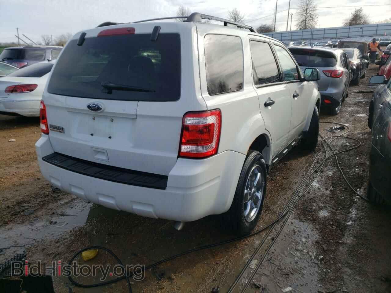 2011 FORD ESCAPE - VIN: 1FMCU0D73BKA55800 - Фото 4