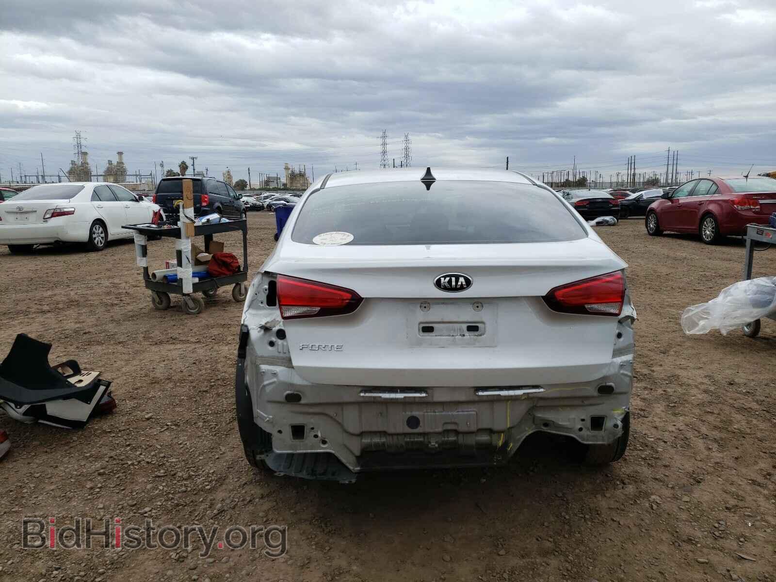 2017 KIA FORTE - VIN: 3KPFK4A7XHE142866 - Фото 9