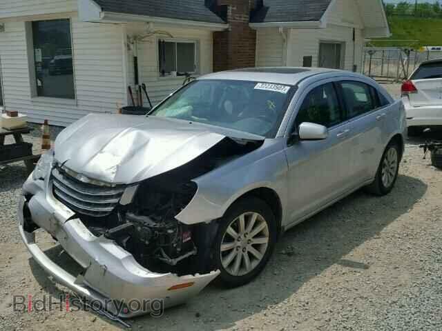 2010 CHRYSLER SEBRING - VIN: 1C3CC5FB1AN109554 - Фото 2