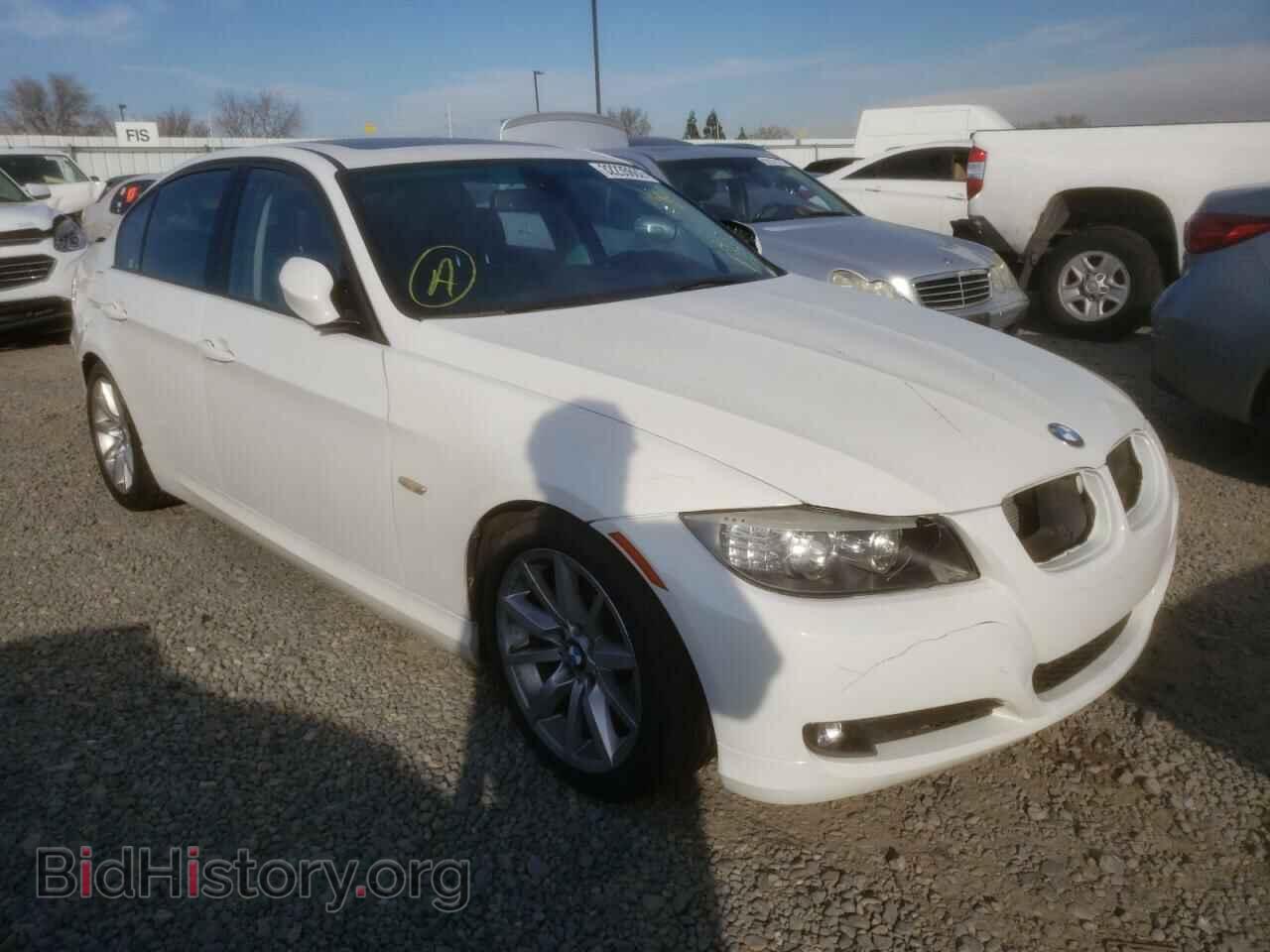 Photo WBAPH7C50BA801609 - BMW 3 SERIES 2011