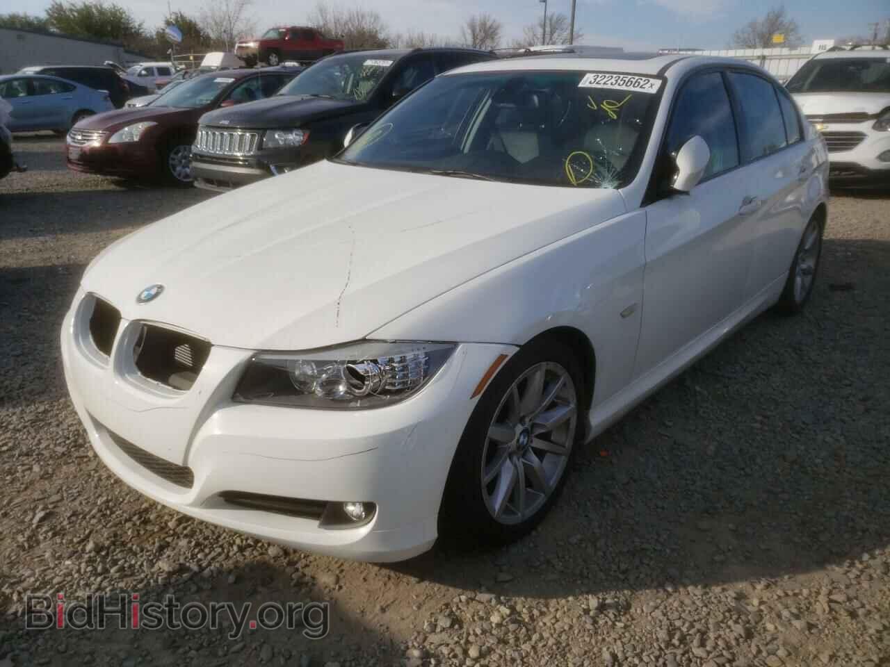 2011 BMW 3 SERIES - VIN: WBAPH7C50BA801609 - Фото 2