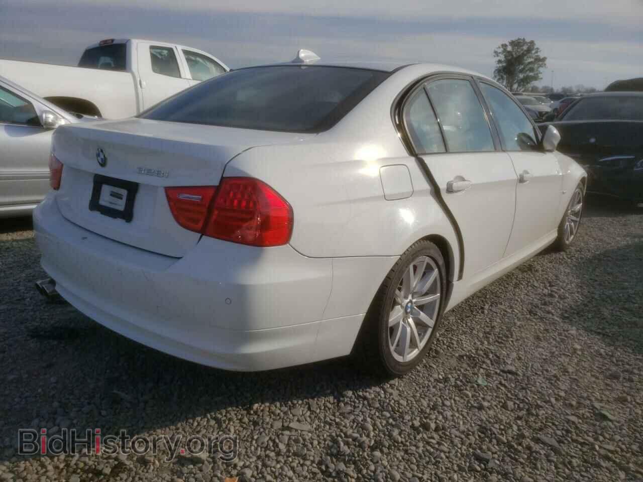 2011 BMW 3 SERIES - VIN: WBAPH7C50BA801609 - Фото 4