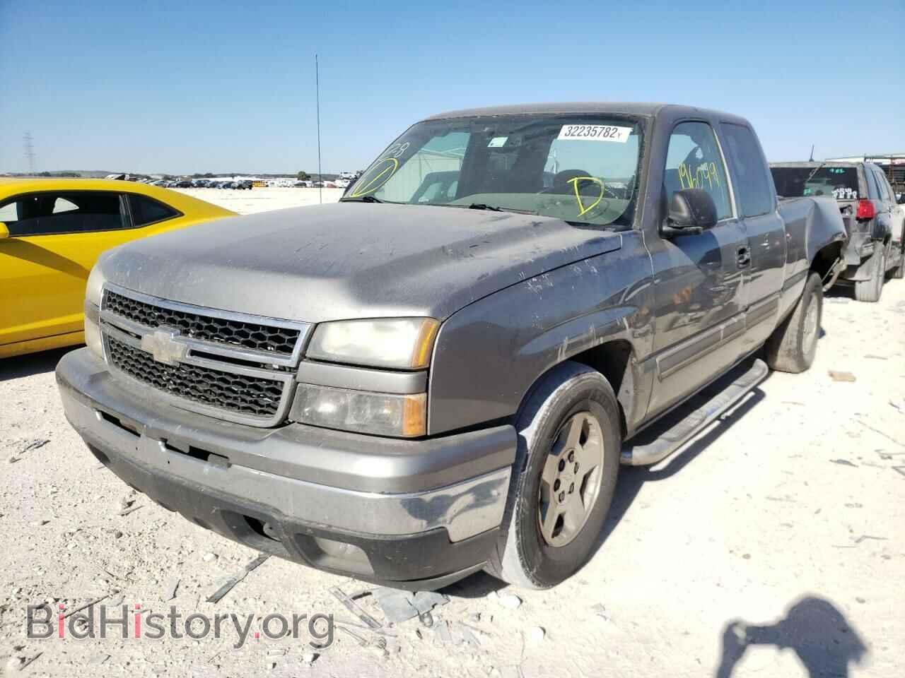 2006 CHEVROLET SILVERADO - VIN: 2GCEC19Z061323353 - Фото 2