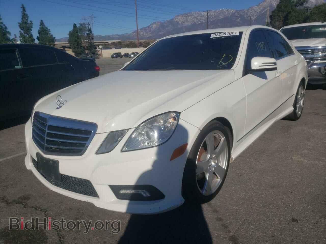 2011 MERCEDES-BENZ E-CLASS - VIN: WDDHF5GB8BA271736 - Фото 2