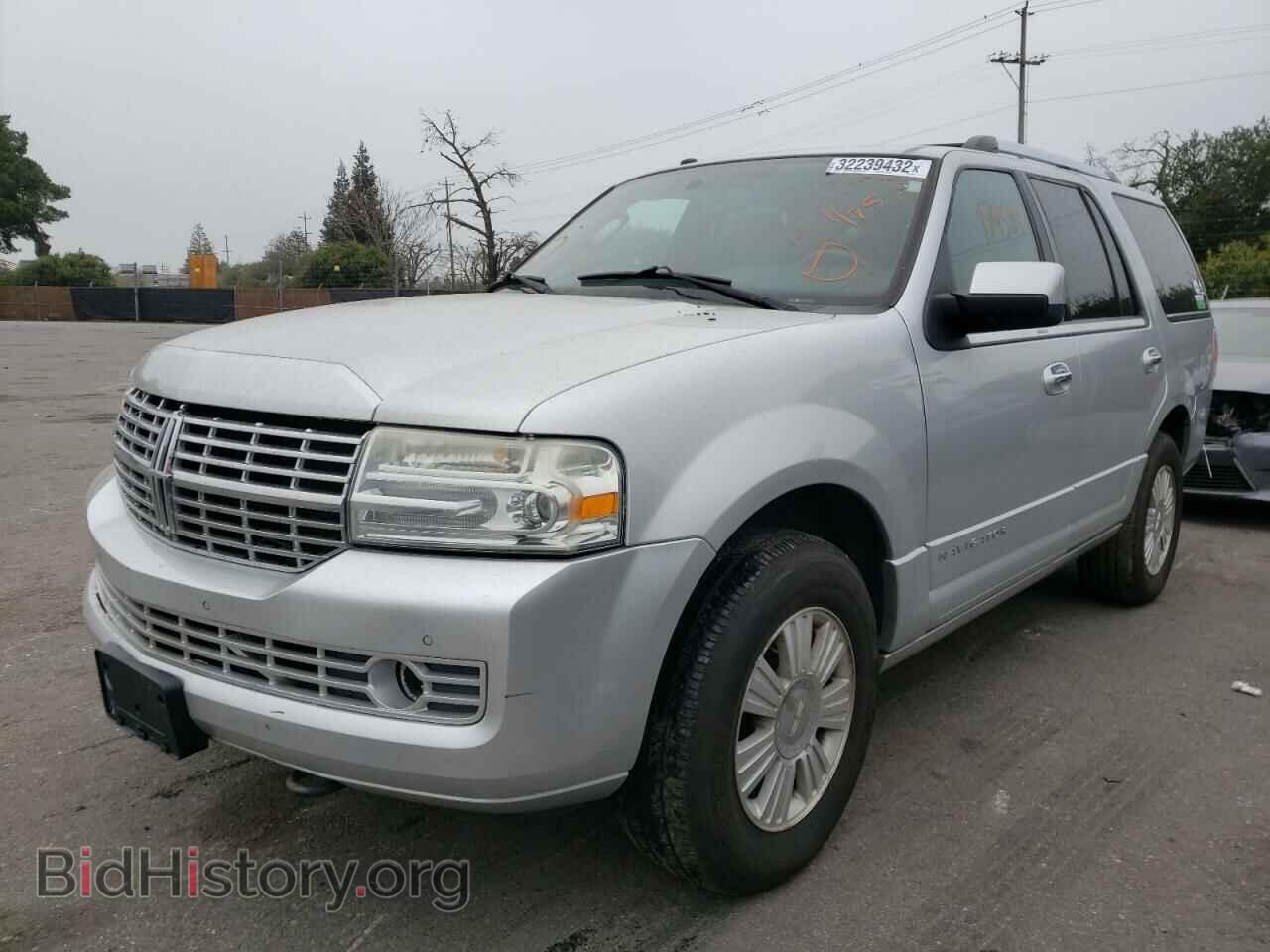 2011 LINCOLN NAVIGATOR - VIN: 5LMJJ2J56BEJ04594 - Фото 2