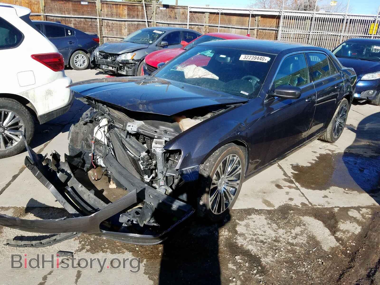 2013 CHRYSLER 300 - VIN: 2C3CCABT2DH559654 - Фото 2