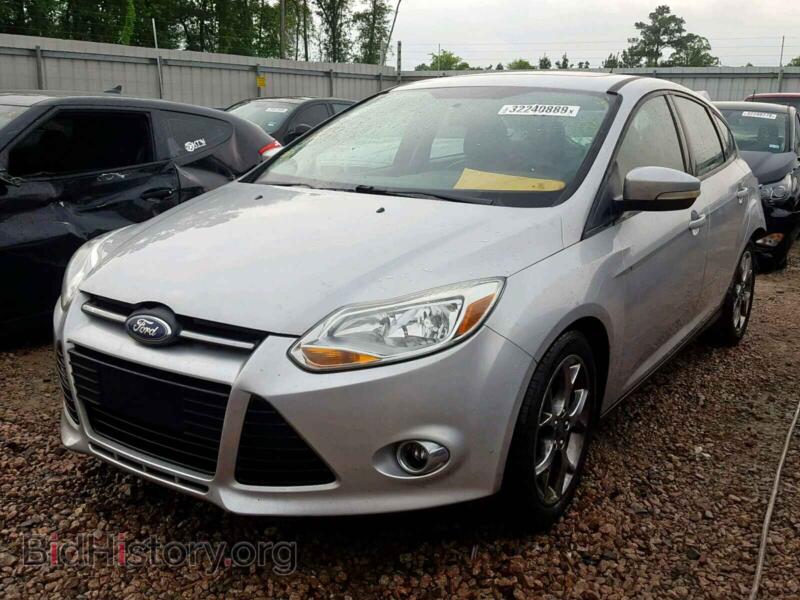 2013 Ford FOCUS SE (VIN 1FADP3K28DL132642) — фото 2 из 10