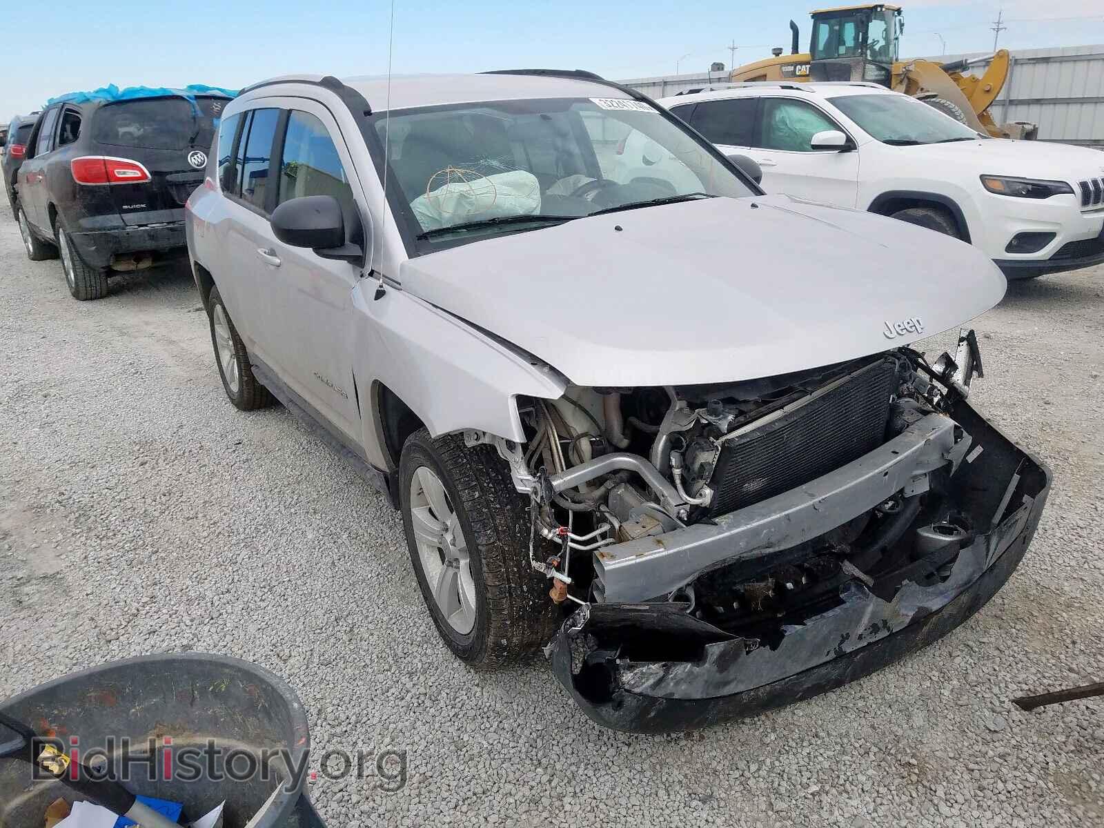 Фотография 1J4NF1FB6BD216671 - JEEP COMPASS 2011