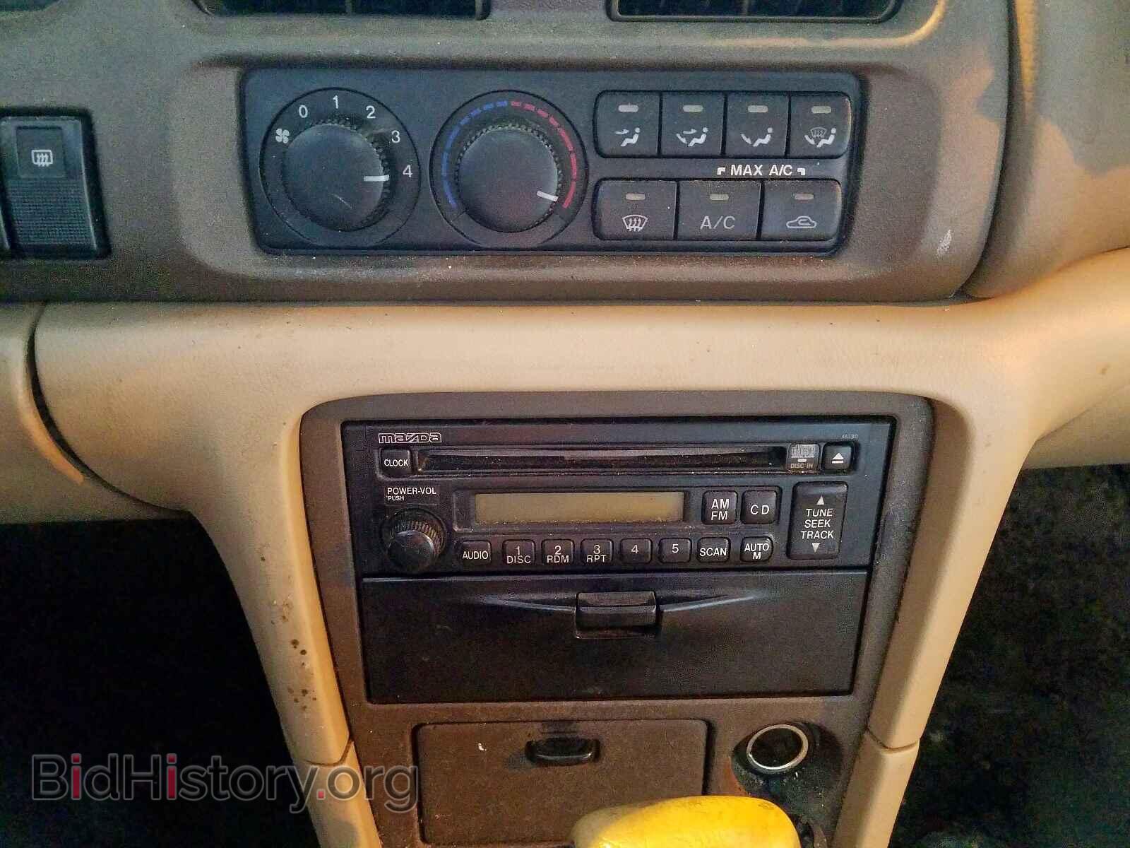 2000 MAZDA 626 - VIN: 1YVGF22C8Y5138216 - Фото 9