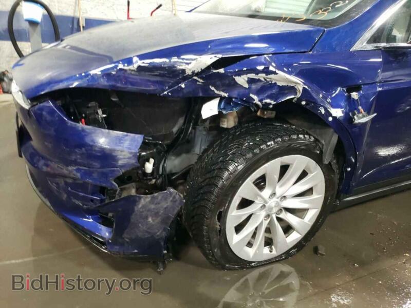 2017 Tesla MODEL X (VIN 5YJXCAE20HF077244) — photo 9 of 10