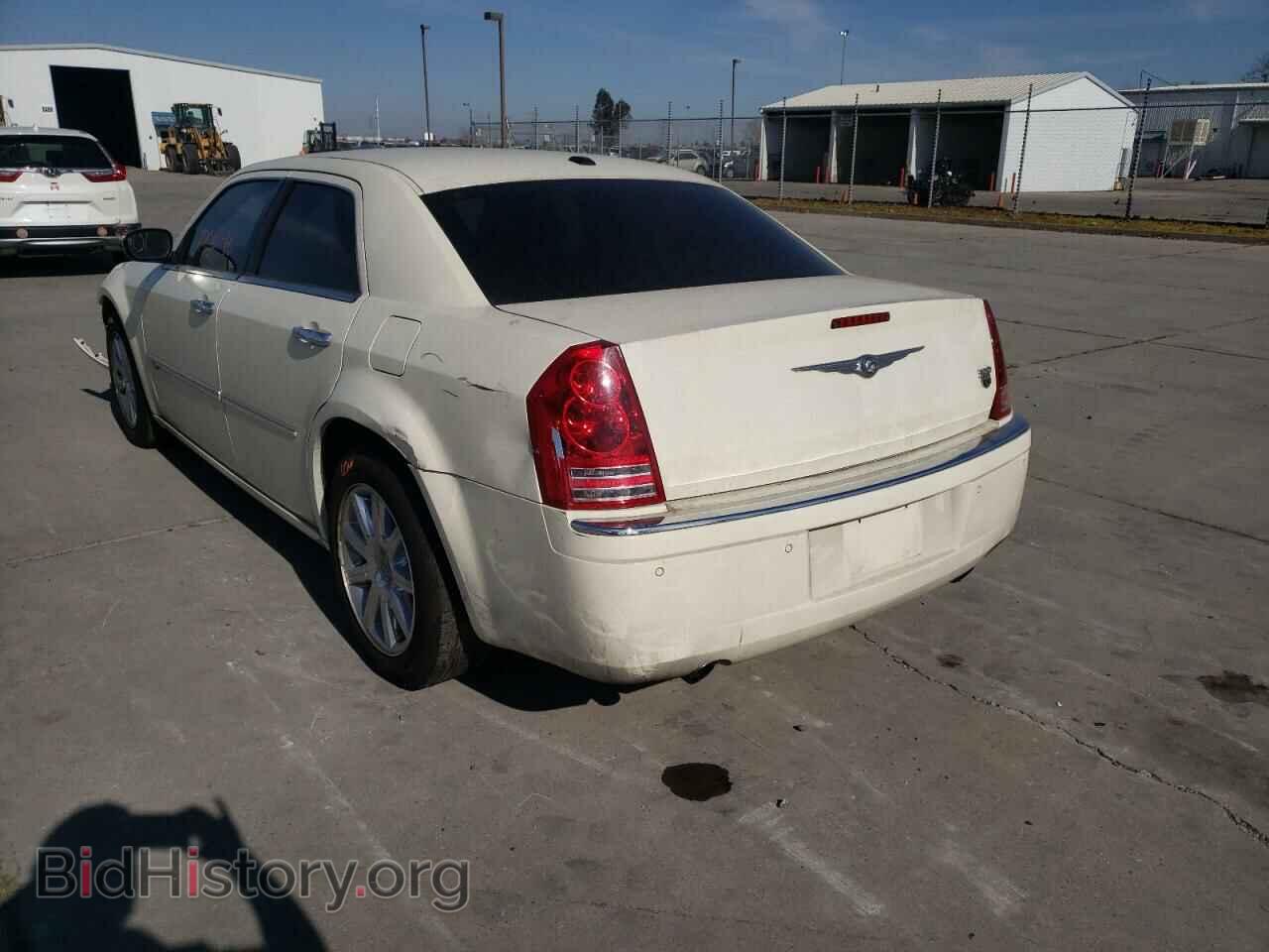 2010 CHRYSLER 300 - VIN: 2C3CA6CT4AH140234 - Фото 3