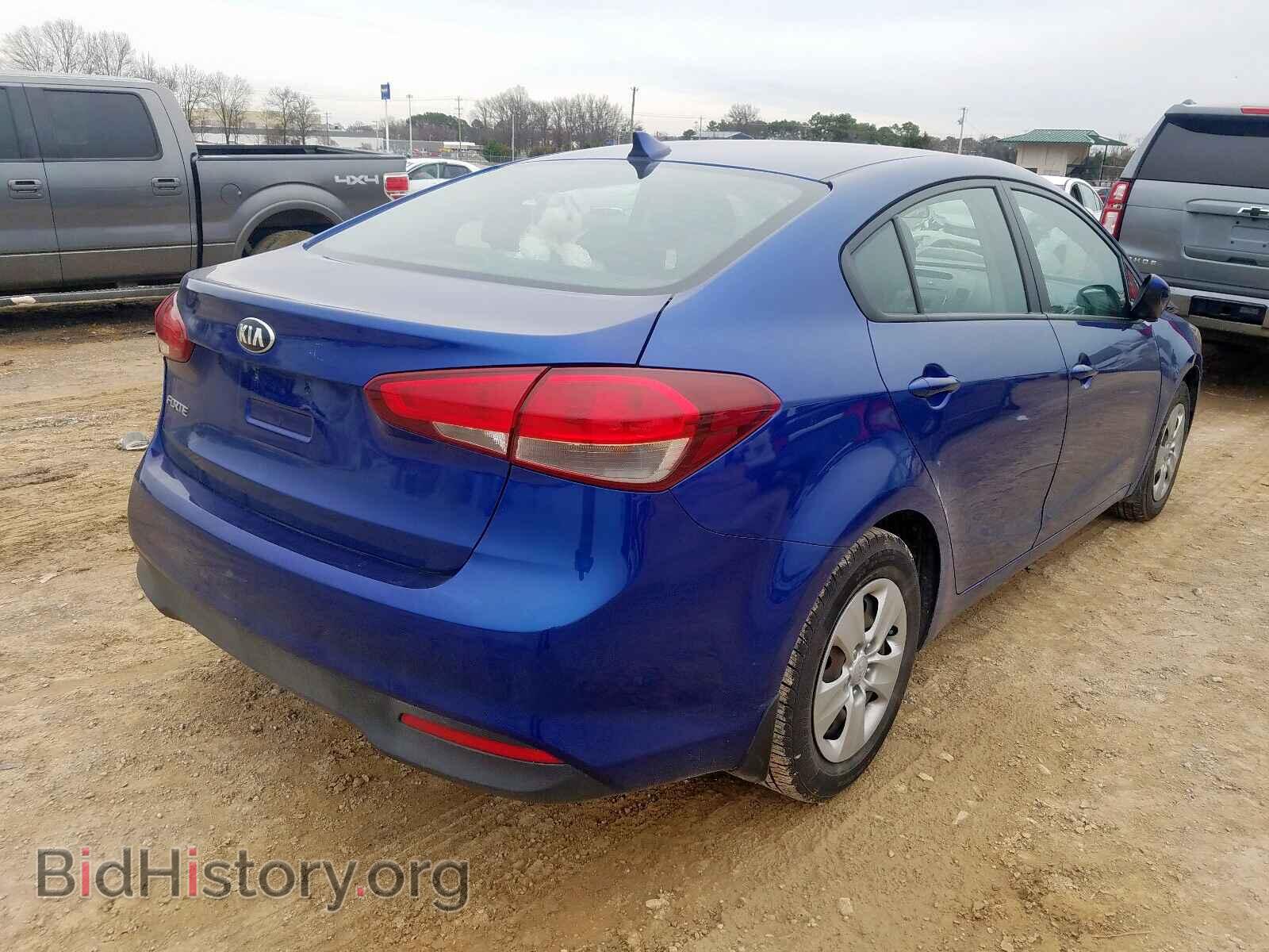 2017 KIA FORTE - VIN: 3KPFK4A75HE012235 - Photo 4