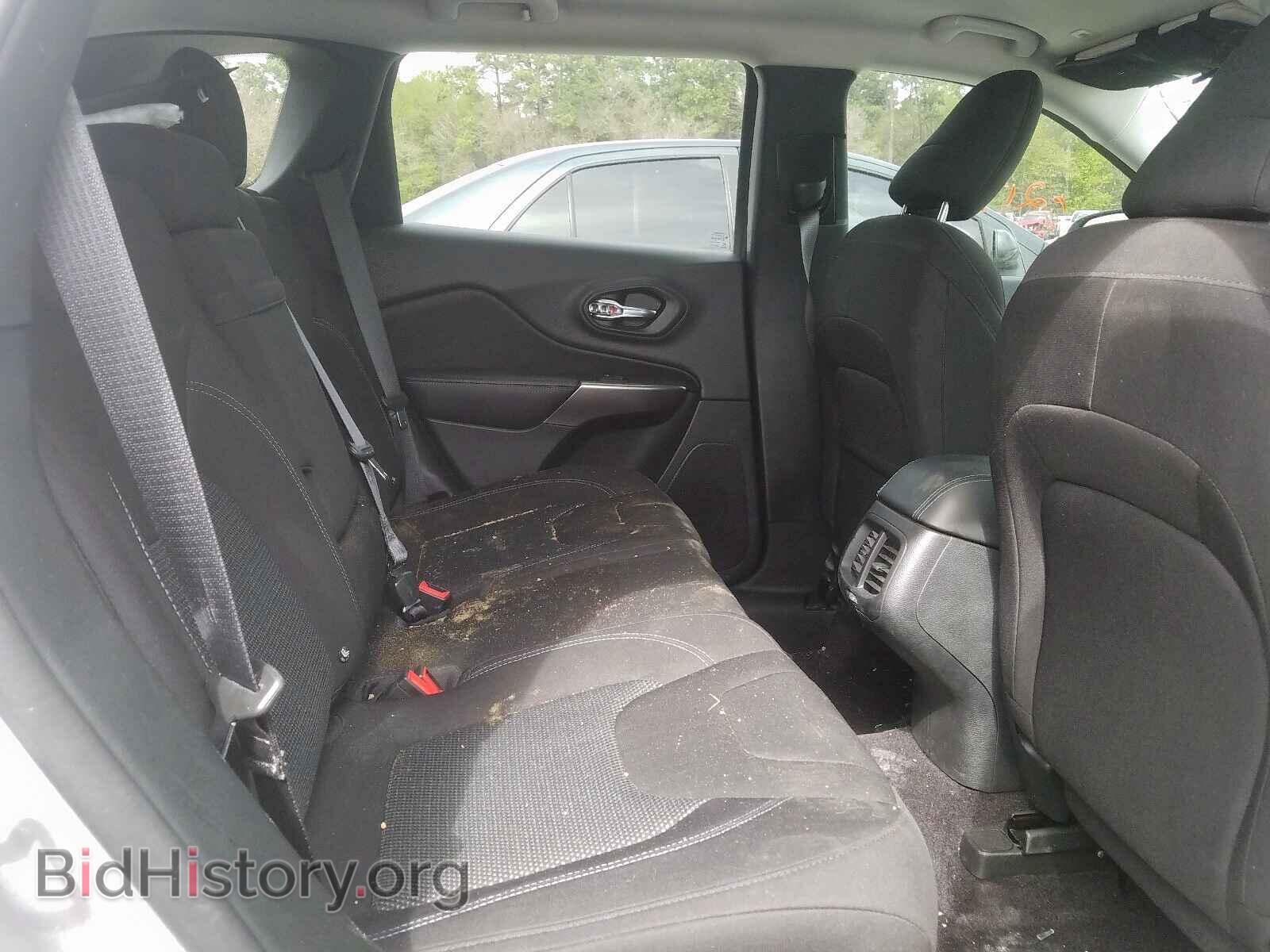 2019 JEEP CHEROKEE - VIN: 1C4PJLCB3KD149556 - Фото 6