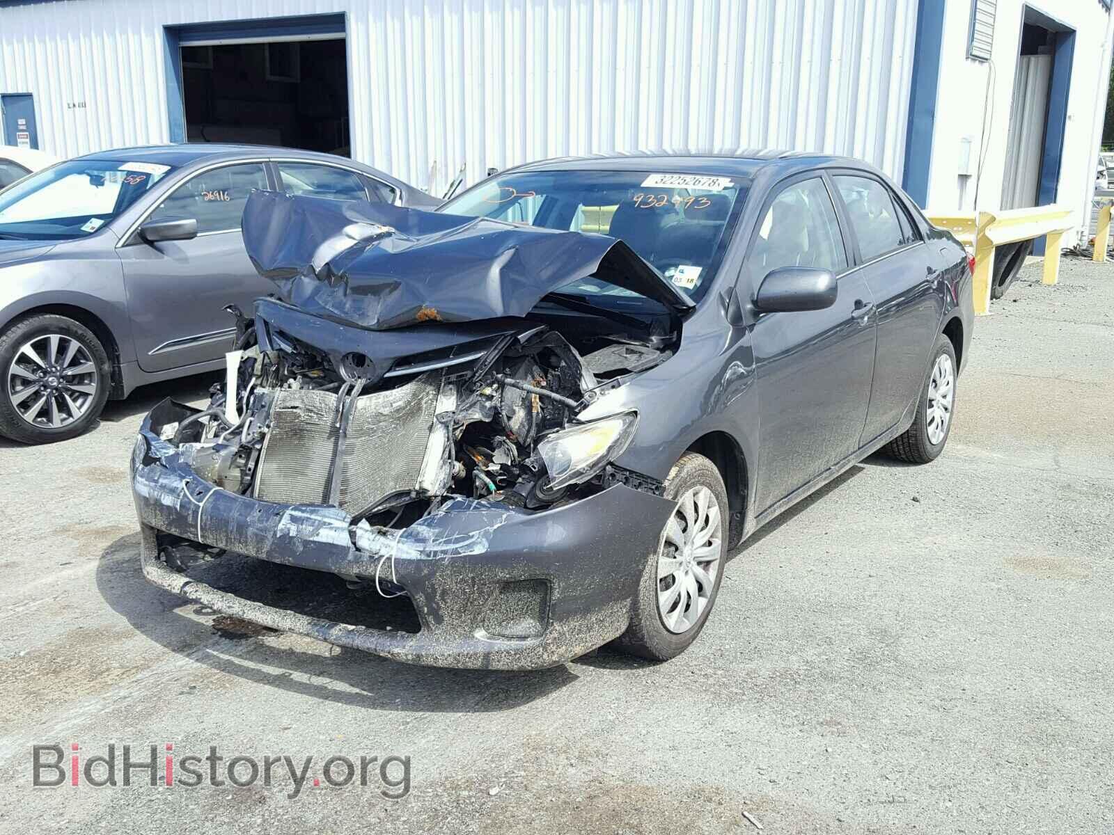 2013 TOYOTA COROLLA BA - VIN: 2T1BU4EE0DC932493 - Фото 2