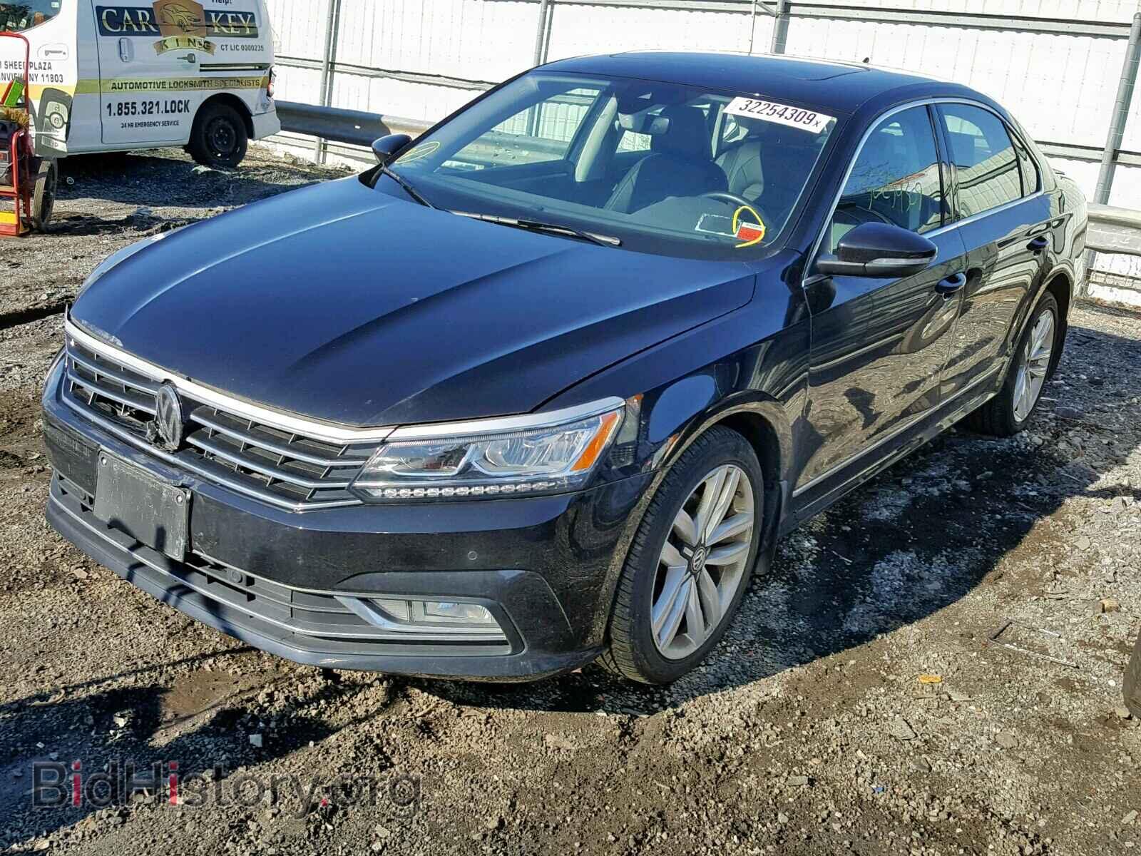 2017 VOLKSWAGEN PASSAT - VIN: 1VWCT7A30HC072989 - Фото 2