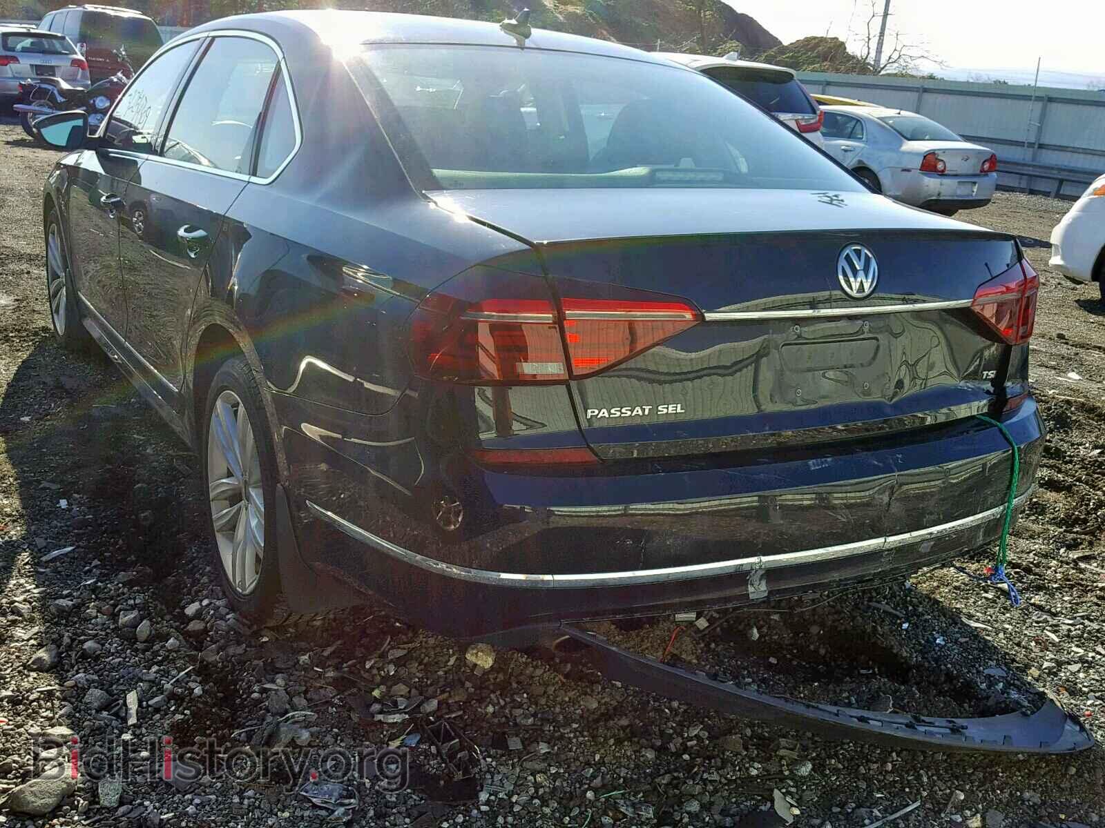 2017 VOLKSWAGEN PASSAT - VIN: 1VWCT7A30HC072989 - Фото 3