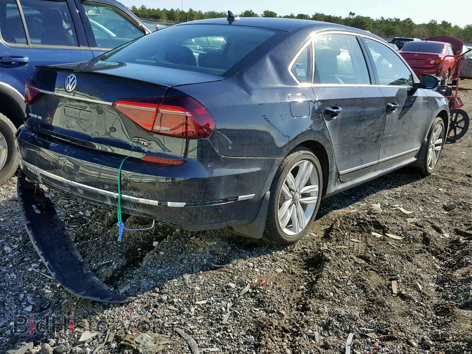 2017 VOLKSWAGEN PASSAT - VIN: 1VWCT7A30HC072989 - Фото 4
