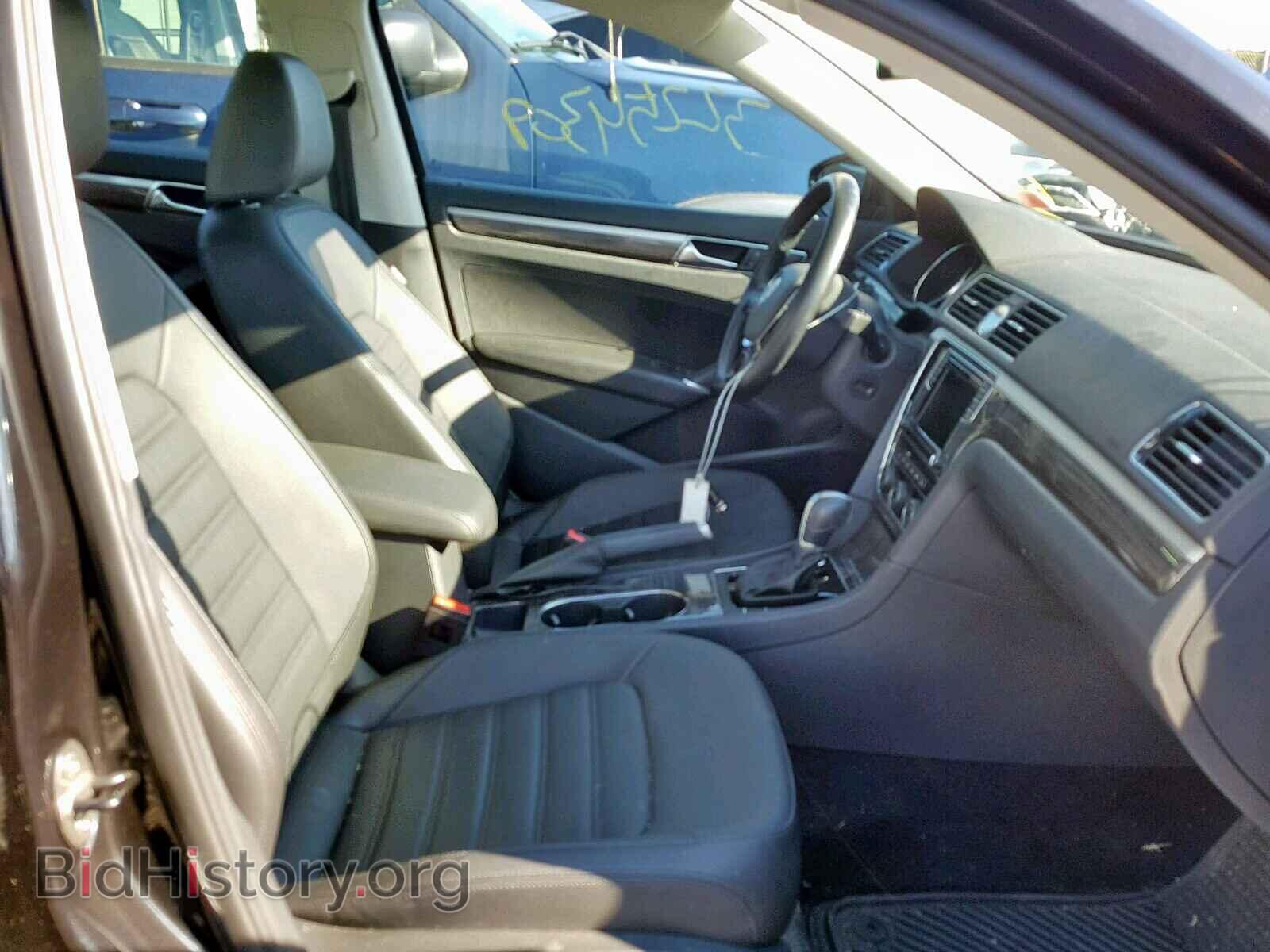 2017 VOLKSWAGEN PASSAT - VIN: 1VWCT7A30HC072989 - Фото 5