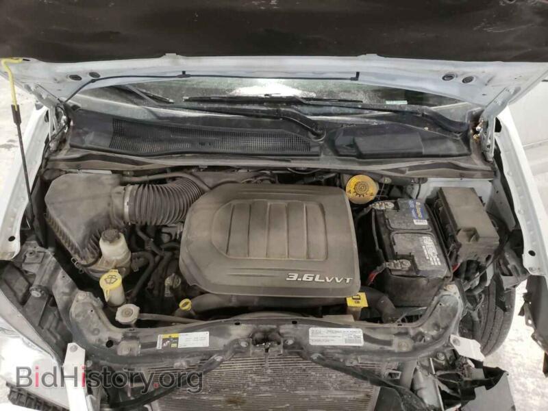 2016 Chrysler MINIVAN (VIN 2C4RC1BG8GR155930) — photo 7 of 10