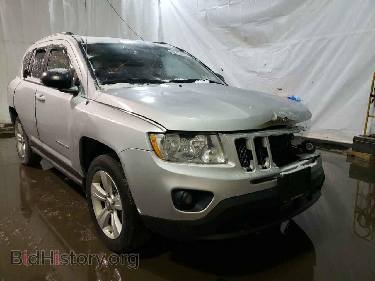 Photo 1J4NF1FB8BD197606 - JEEP COMPASS 2011