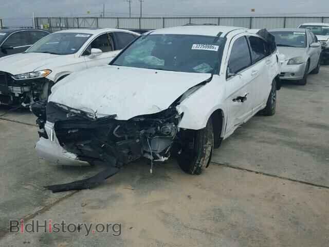 2013 CHRYSLER 200 - VIN: 1C3CCBBG1DN766181 - Фото 2