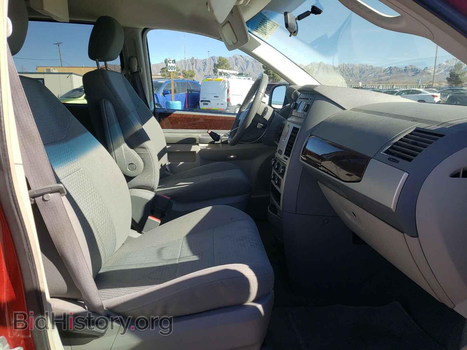 2010 CHRYSLER MINIVAN - VIN: 2A4RR5D10AR132044 - Фото 5